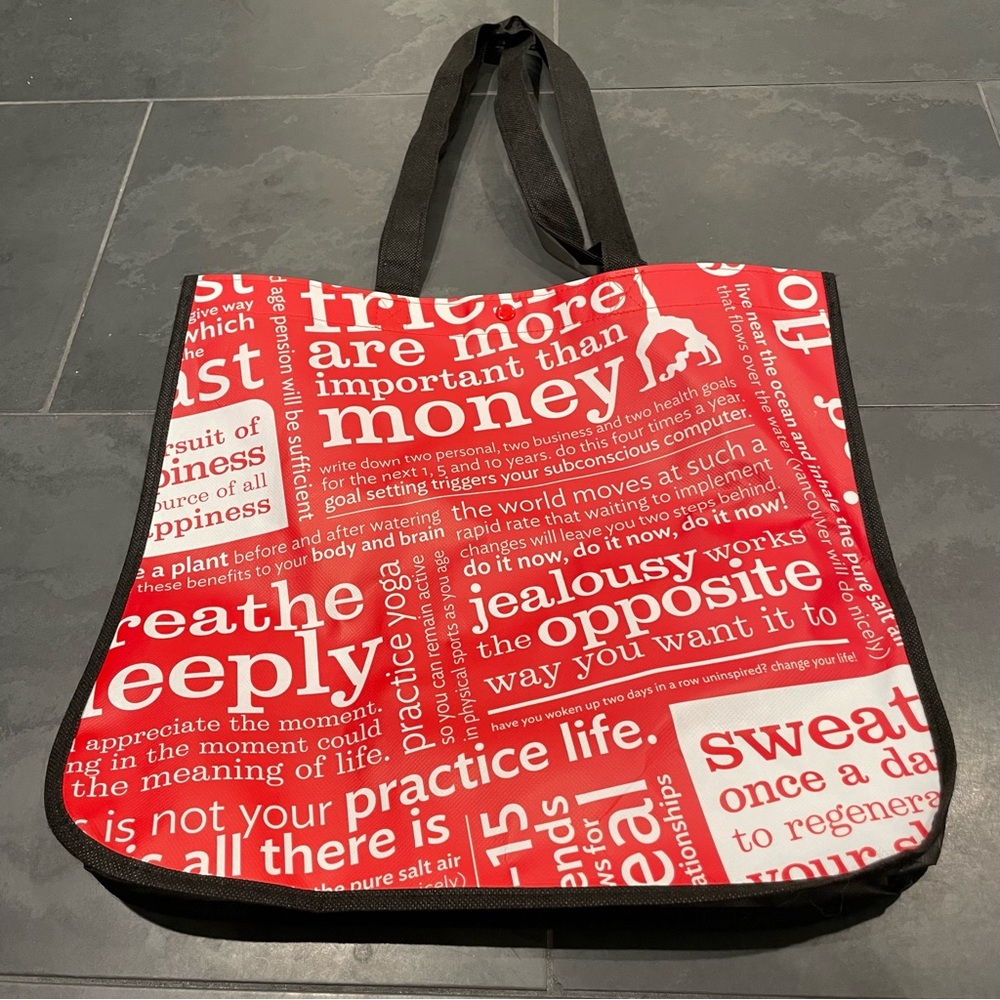 2 Lululemon shopping bags